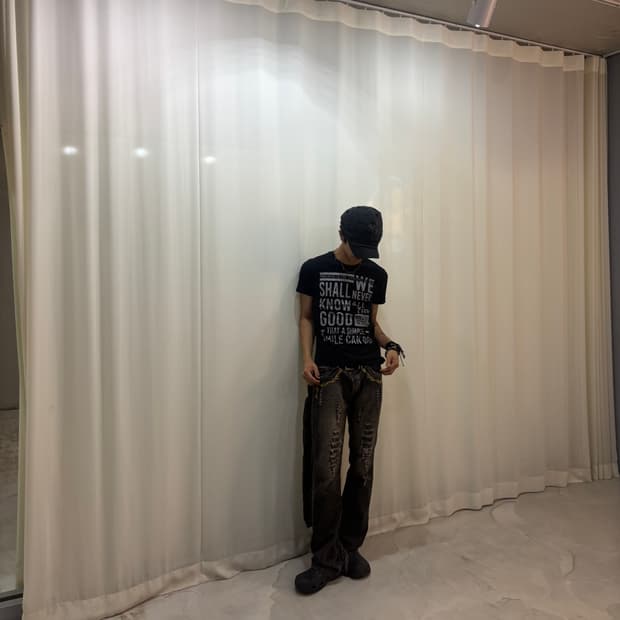 “Unknown” Y2K Print Slim Fit Tee