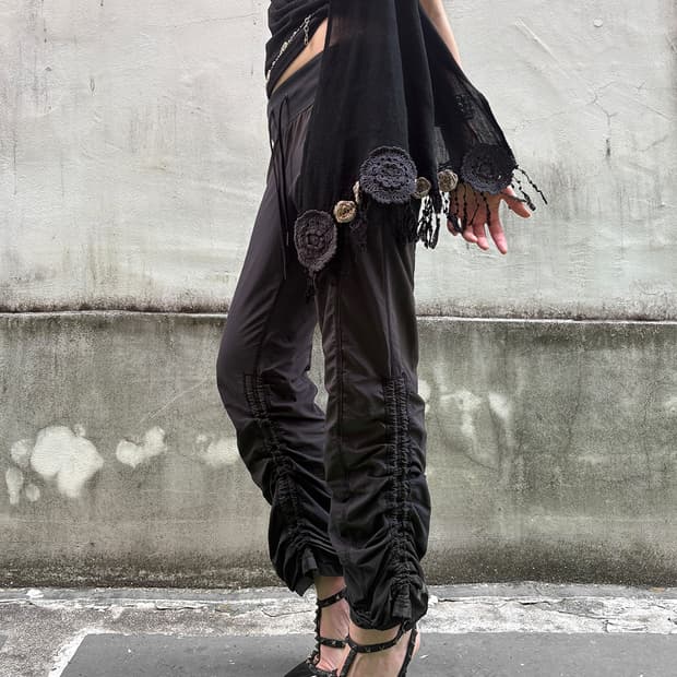 Dark Grunge Ruched Capri Pants