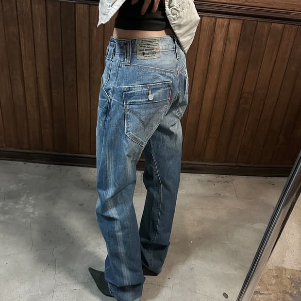 LEVI'S engineered june9 1999 w30