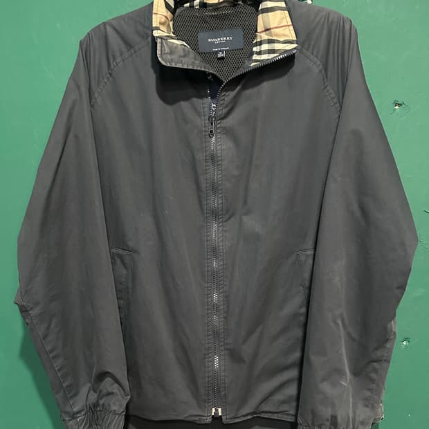 버버리 노바체크카라 바람막이 100사이즈