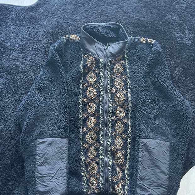 스투시 리마 자카드 쉐르파 자켓 블랙