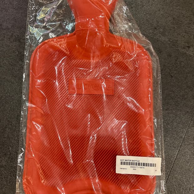 슈프림 핫 워터보틀 