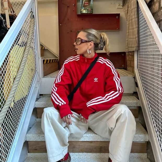 아디다스 오버핏 레드 트랙탑 저지