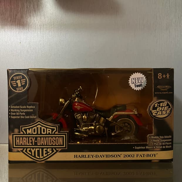 HD 2002 FAT-BOY 1:18 diecast