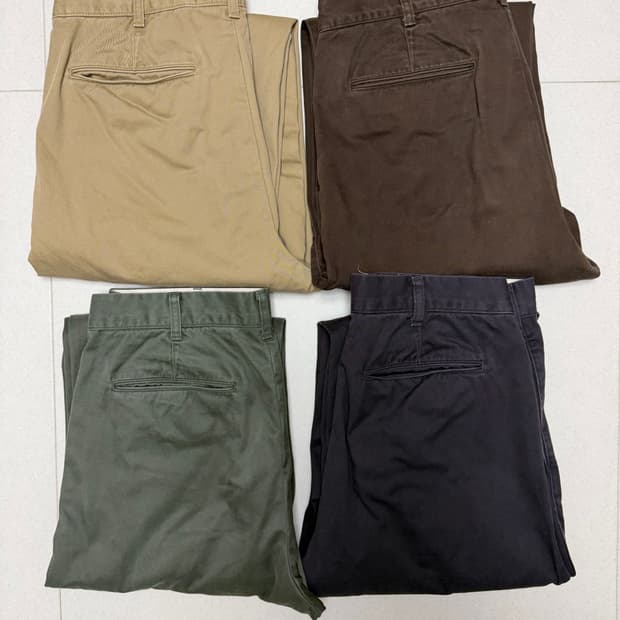 유니클로 스트레이트 치노 82 (베이지, 올리브, 브라운, 차콜 일괄)