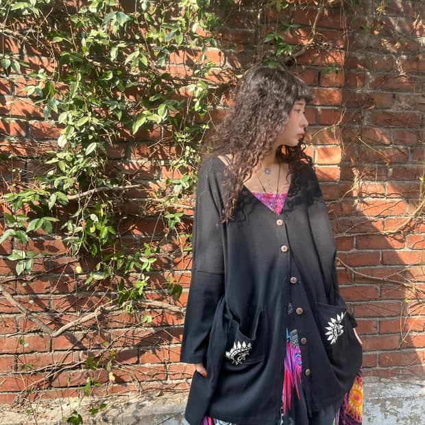 히피 문양 포인트 블랙 가디건