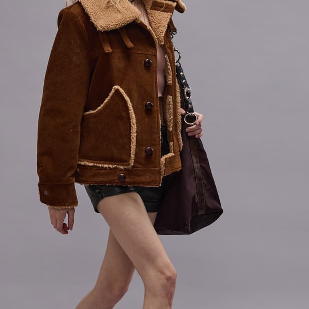 R13 코듀로이 무스탕 퍼 자켓 르세라핌 홍은채 착용