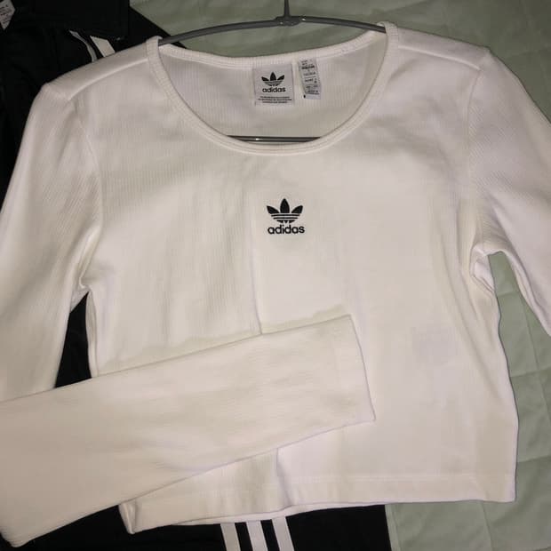 아디다스 크롭 긴팔티