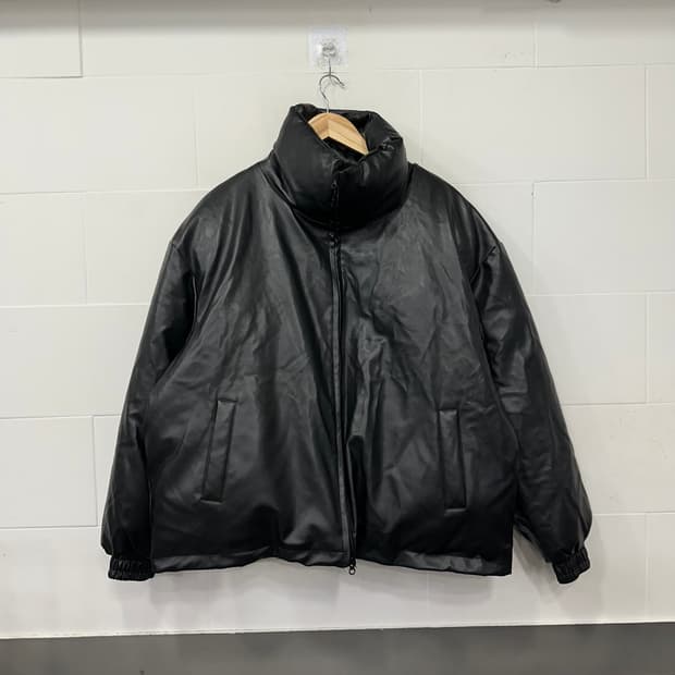 스탠다드에러 레더 패딩