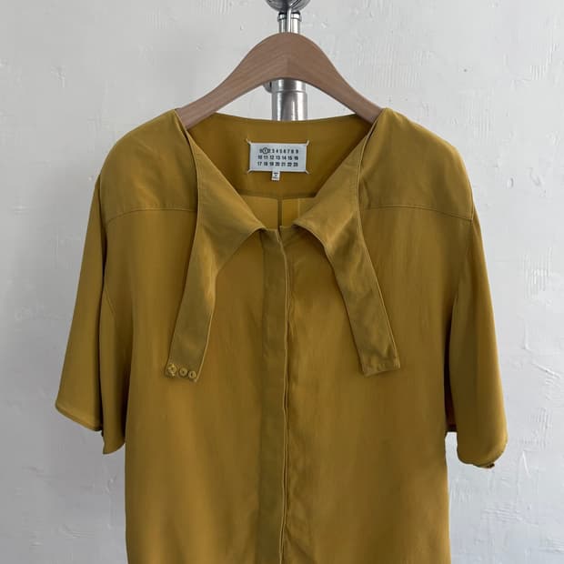 Maison Margiela 메종 마르지엘라 옐로우 실크 블라우스
