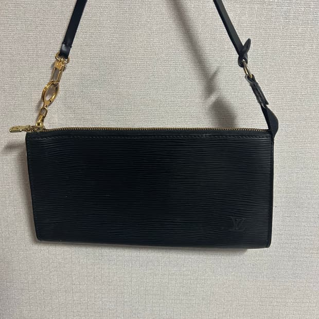 루이비통 에삐 포쉐트 미니백