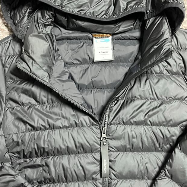 아이더 경량패딩