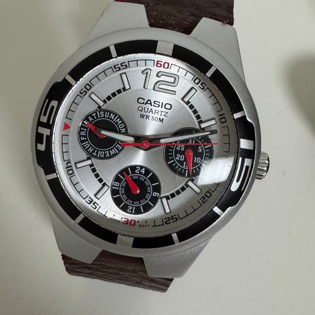 카시오 쿼츠 손목시계 가죽시계
