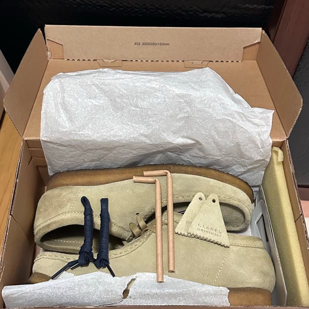 클락스 왈라비 메이플 uk 7.5