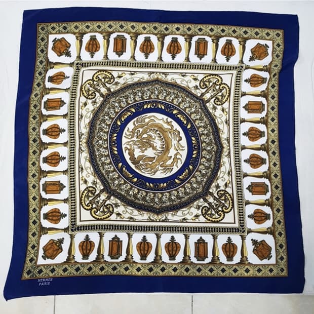 HERMES 에르메스 실크 스카프