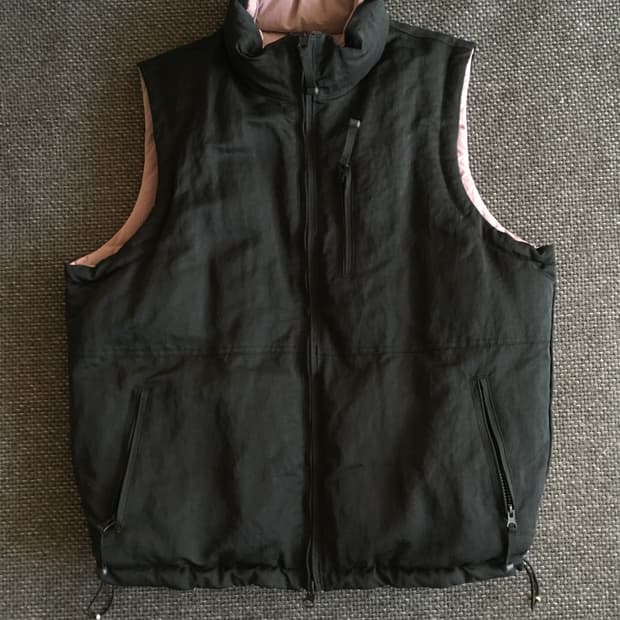 더바이닐하우스 리버시블 다운 베스트