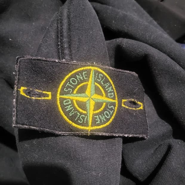 스톤아일랜드 맨투맨 블랙