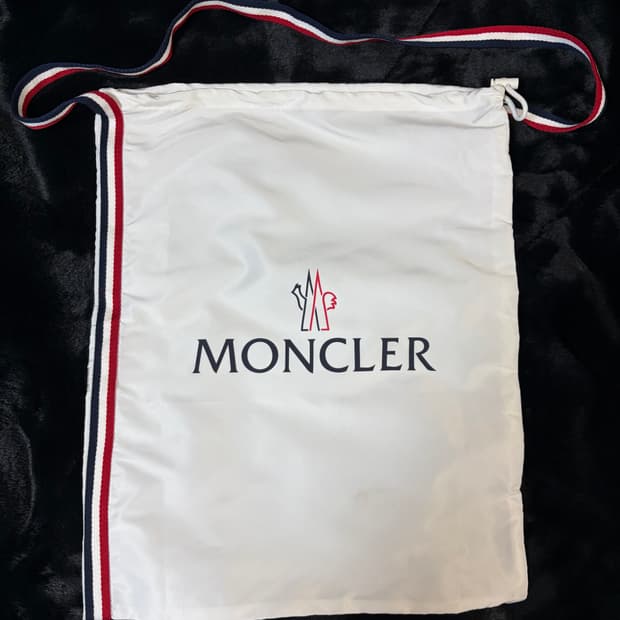 몽클레어 로고 드로우스트링 멀티 파우치 / 짐백