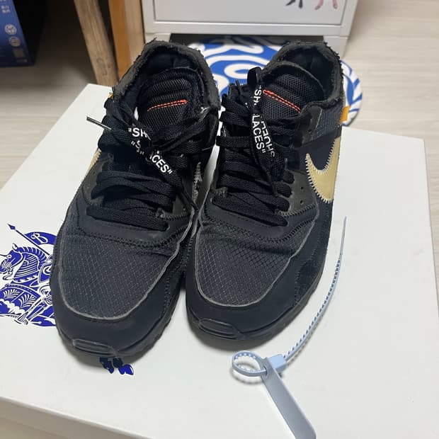 나이키 오프화이트 에어맥스 90 