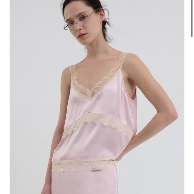 오버듀플레어 LACE SATIN SLEEVELESS 레이스 슬리브리스