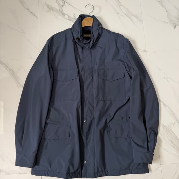 로로피아나 트래블러 필드 자켓 50