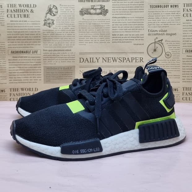 아디다스 NMD R1 여성운동화230 