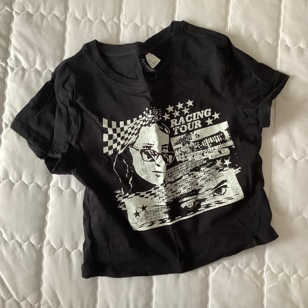 h&m 레이싱 투어 크롭 반팔티