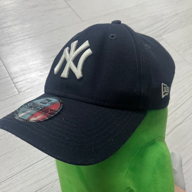 뉴에라 NY 양키스 네이비 볼캡 모자