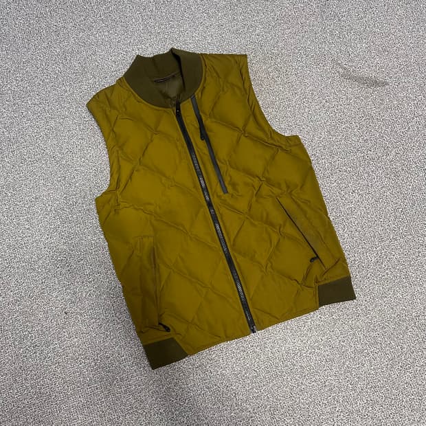 나이키 카키 패딩 조끼