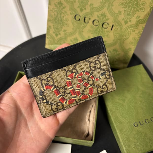 구찌 킹스네이크 카드지갑 GG 수프림