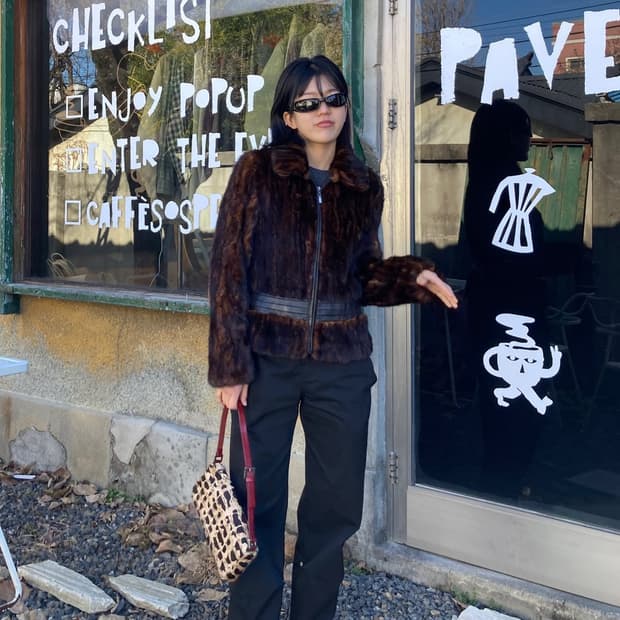  레더라인 패턴 밍크 재킷