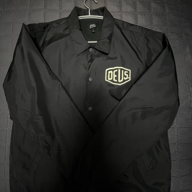데우스 코치 자켓