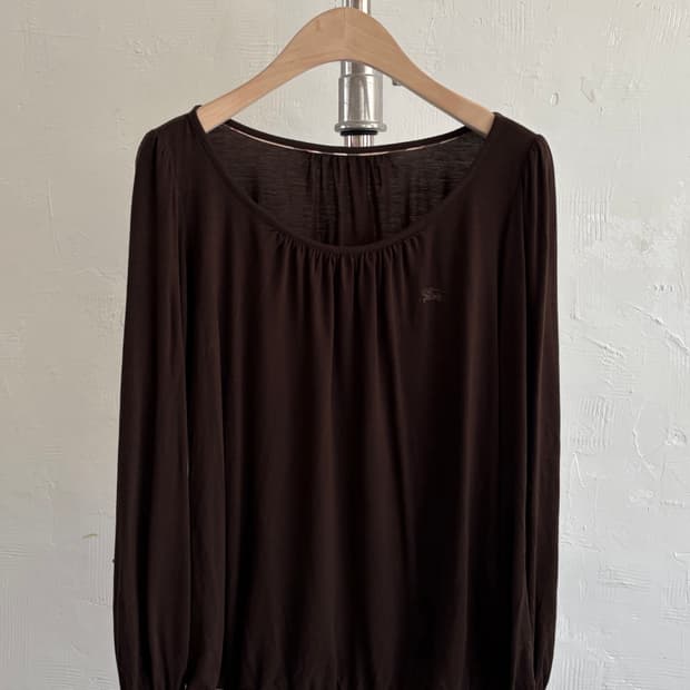 버버리 블루라벨 브라운 셔링 슬리브