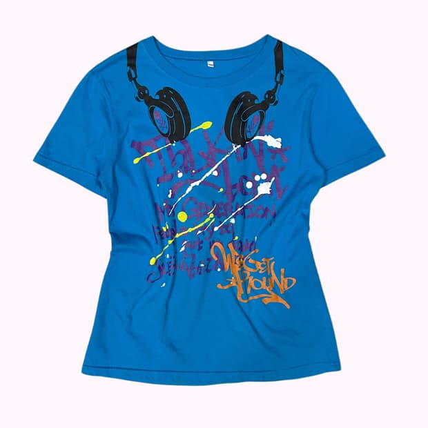 headset printing blue t-shirt