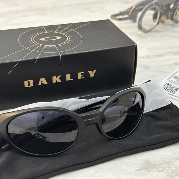 (새상품) 오클리 아이자켓 리덕스 매트블랙 OO9438-01