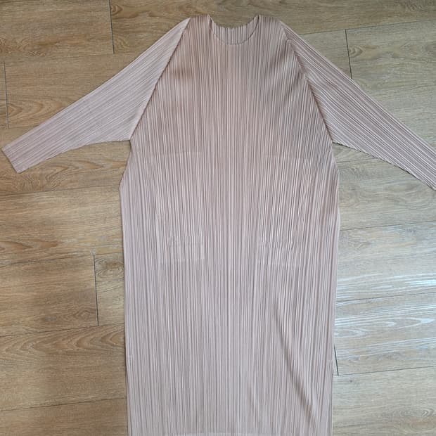 플리츠 플리즈 이세이 미야케  원피스 4사이즈 판매해요