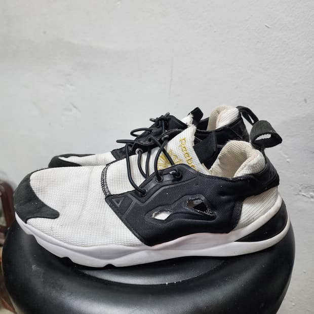 리복 퓨리 라이트 오레오배색 운동화