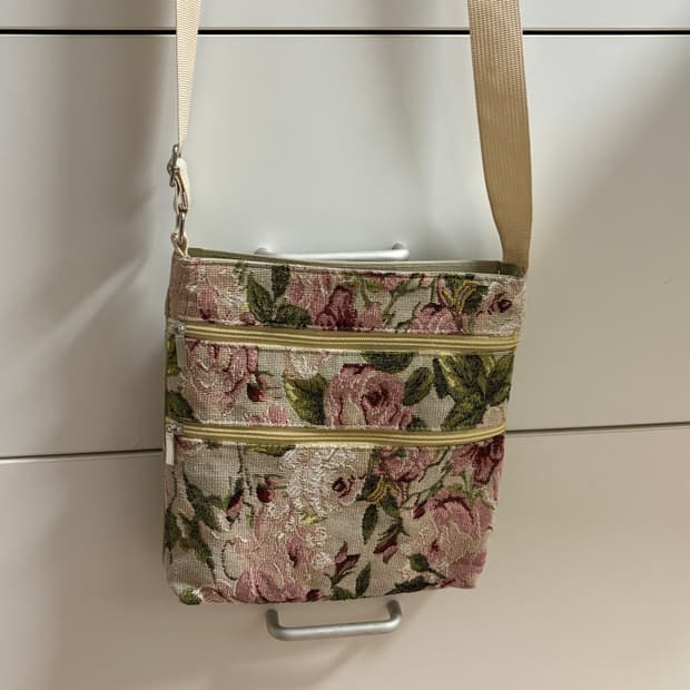 Royal Arden 로즈패턴 빈티지 감성 크로스백
