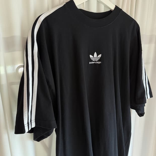 발렌시아가 adidas 오버사이즈 티셔츠