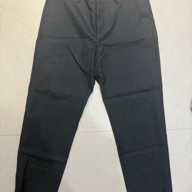 아크네 울 팬츠