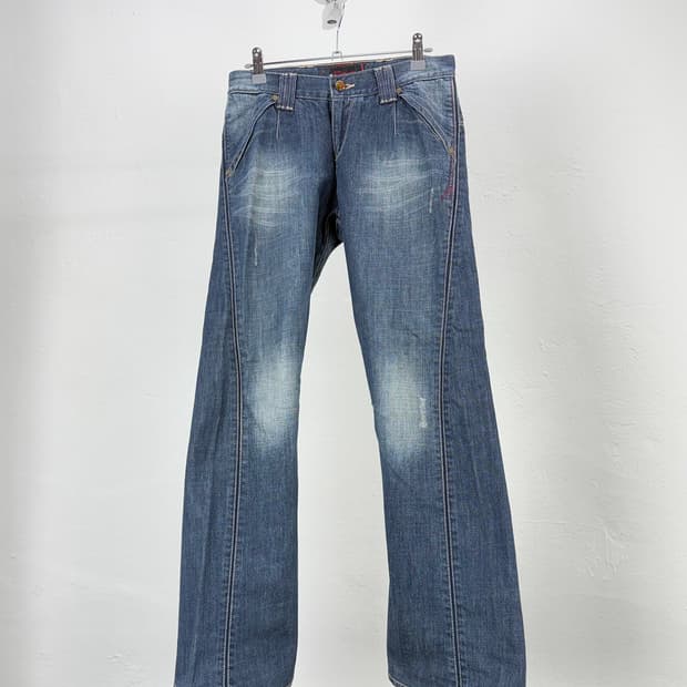 리바이스 엔지니어드 워싱 레그 트위스트 데님 팬츠