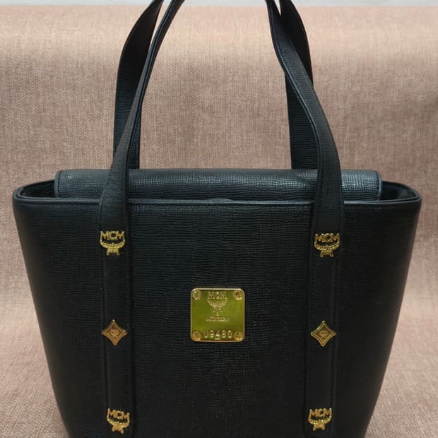 MCM 정품  블랙 사피아노 레더 토트백