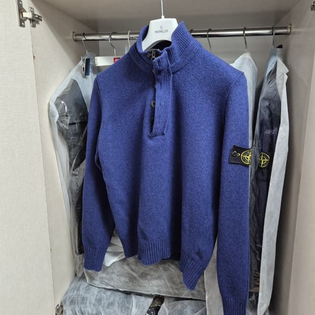 정품 스톤아일랜드 반집업니트 100-L 네이비