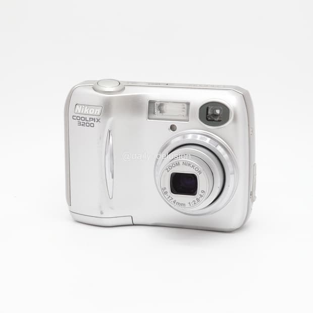 니콘 쿨픽스 3200