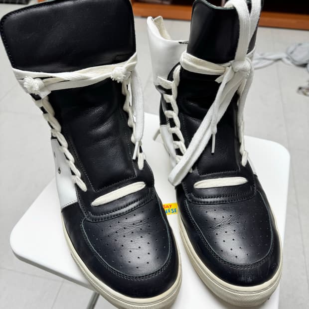 크리스반아쉐 끈칭칭 스니커즈 43