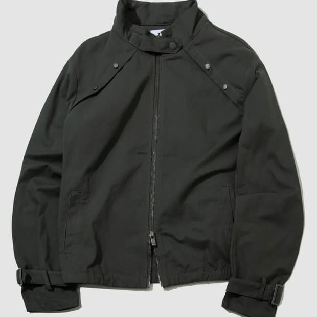 하이넥 스탠다드 스트랩 비조 포인트 블루종 집업 자켓 [차콜]