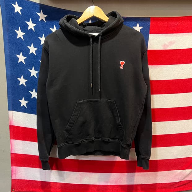 아미 스몰하트 블랙 후드티