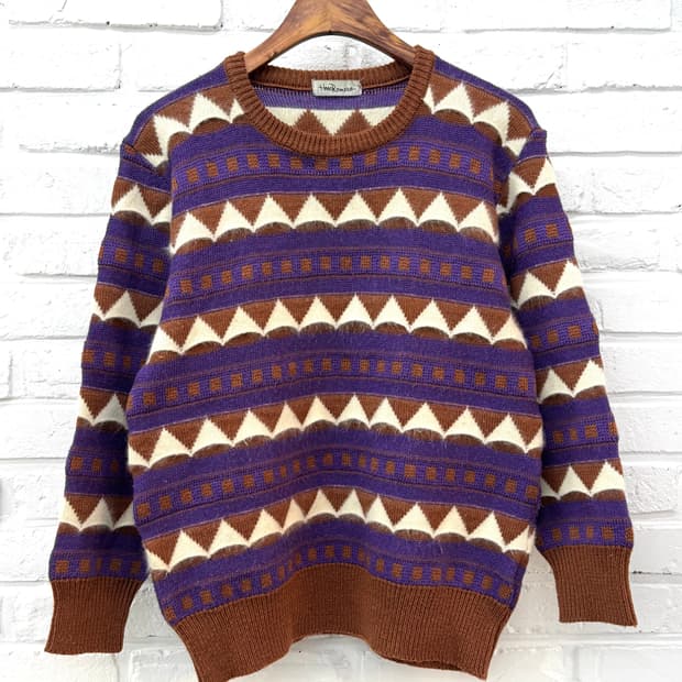 퍼플 브라운 패턴 아크릴 니트