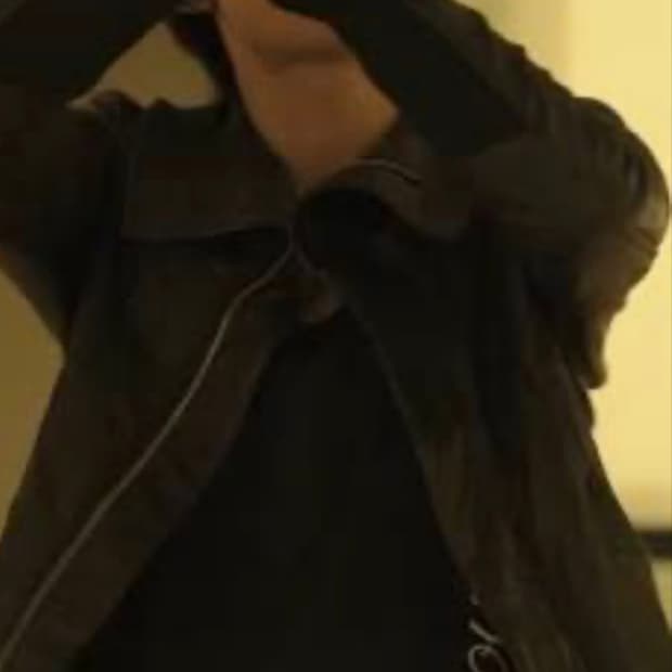 나우아임영 착용 ekam leather highneck zip-up