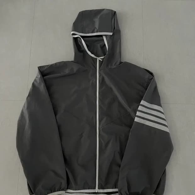 톰브라운 바람막이